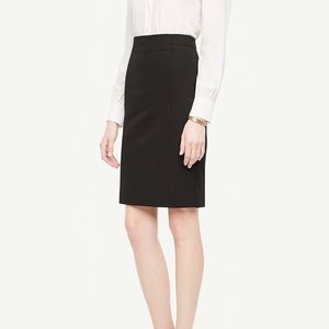 Ann Taylor Seasonless Stretch Seamed Pencil Skirt
